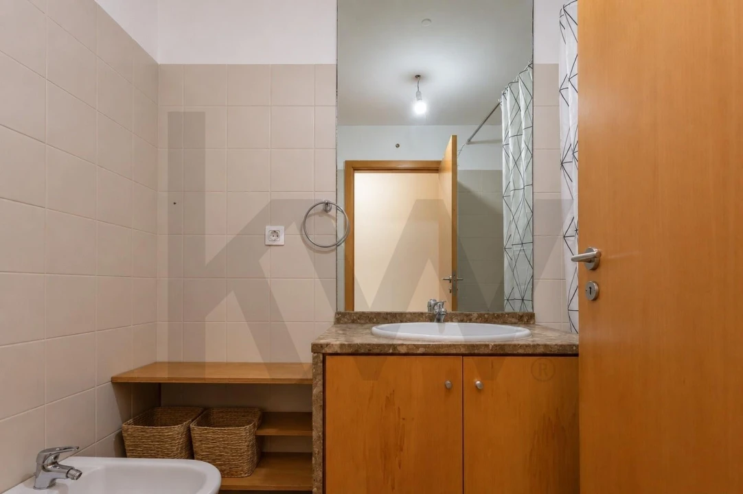 Apartamento T2 para Arrendamento em Lumiar Foto 7
