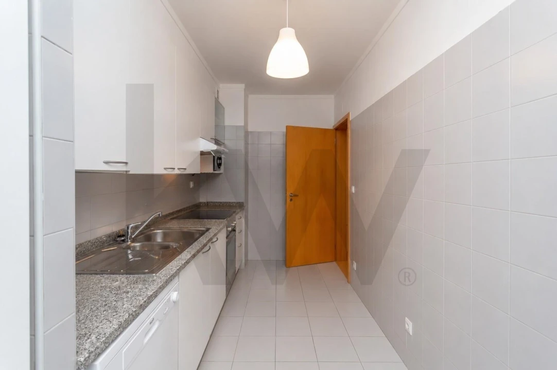 Apartamento T2 para Arrendamento em Lumiar Foto 9
