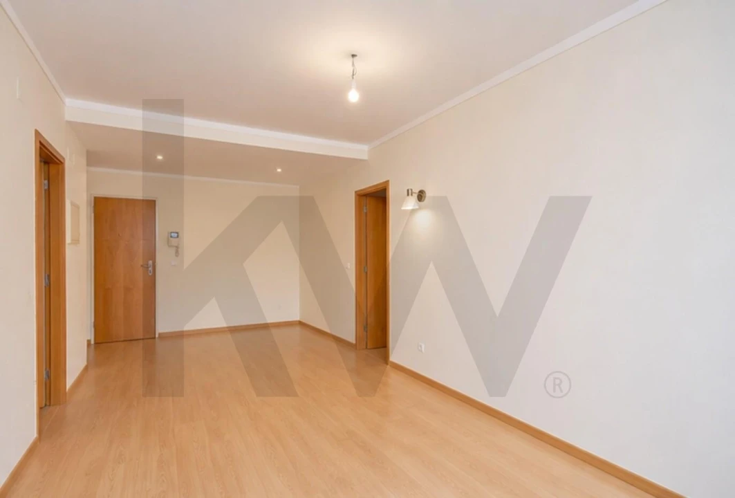 Apartamento T2 para Arrendamento em Lumiar Foto 1