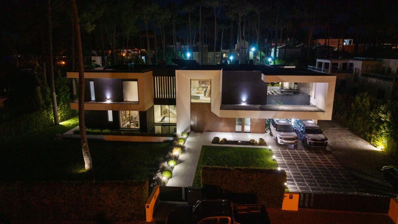 Moradia T5 para Venda em Charneca de Caparica e Sobreda Foto 18