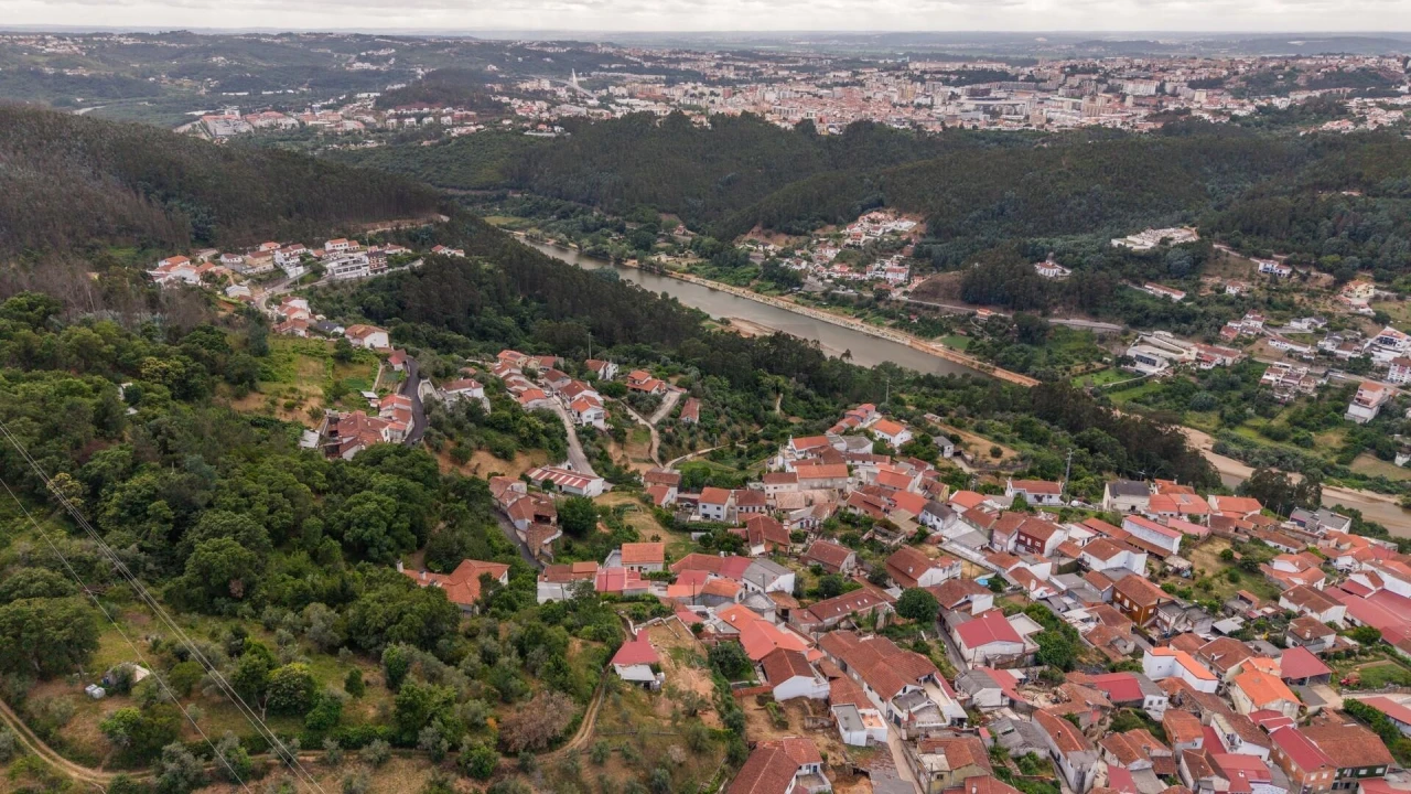Moradia T4 para Venda em Torres do Mondego Foto 4