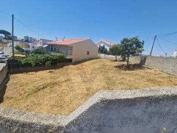 Terreno para Venda em Charneca de Caparica e Sobreda