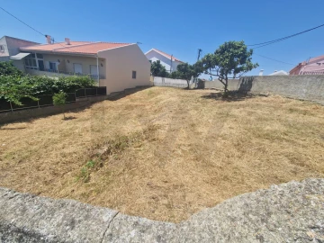 Terreno para Venda em Charneca de Caparica e Sobreda
