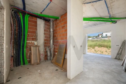 Moradia T4 para Venda em Eiras e São Paulo de Frades