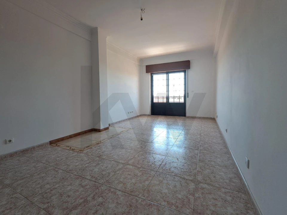 Apartamento T2 para Venda em Porto Salvo Foto 9