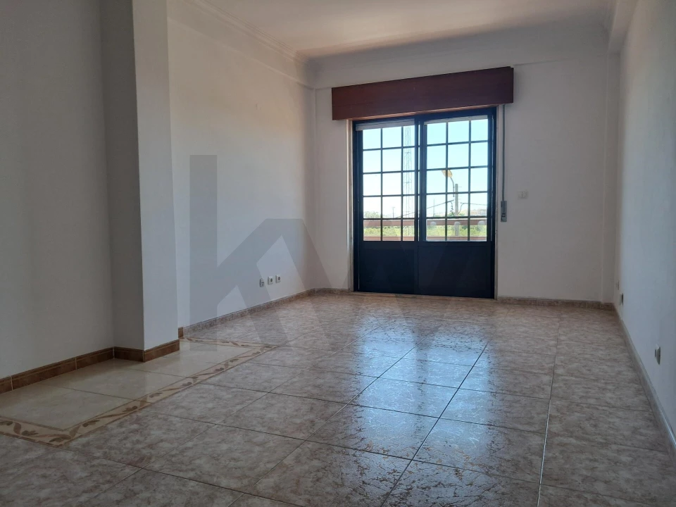Apartamento T2 para Venda em Porto Salvo Foto 10