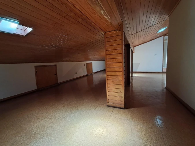 Apartamento T2 para Venda em Porto Salvo Foto 25