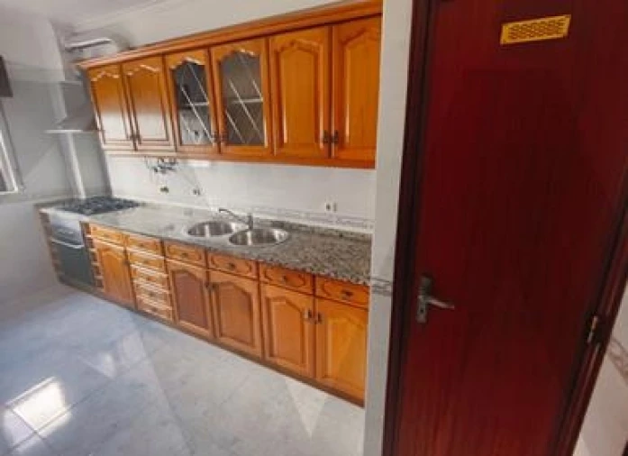 Apartamento T2 para Venda em Porto Salvo Foto 6