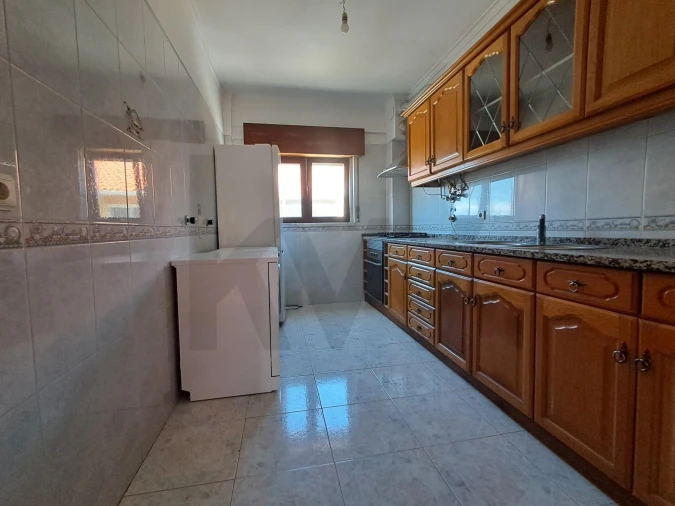 Apartamento T2 para Venda em Porto Salvo Foto 5