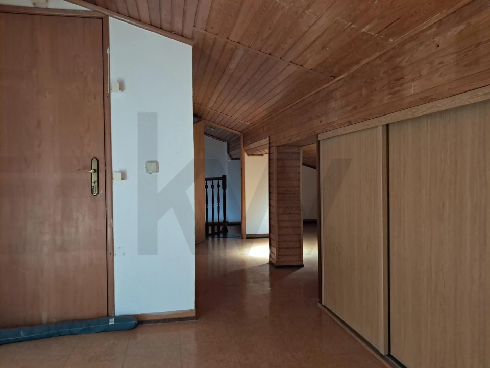Apartamento T2 para Venda em Porto Salvo Foto 26