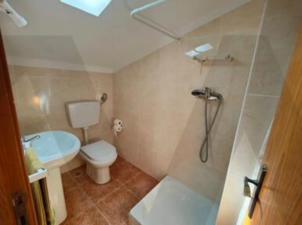 Apartamento T2 para Venda em Porto Salvo Foto 27
