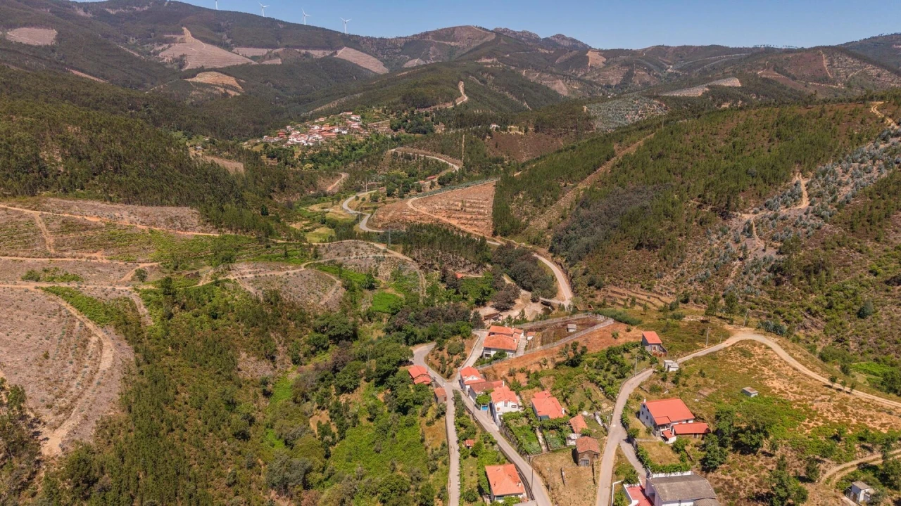 Moradia T3 para Venda em Alvares Foto 16