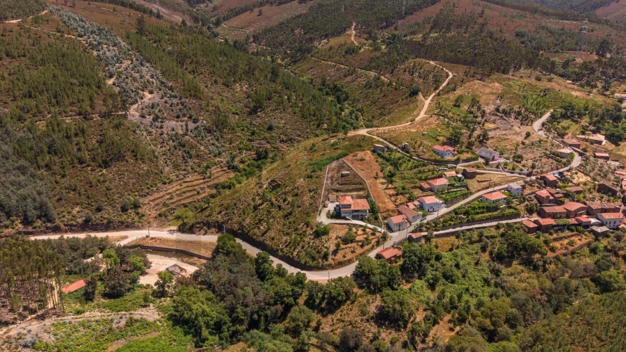 Moradia T3 para Venda em Alvares Foto 9