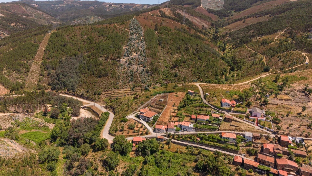 Moradia T3 para Venda em Alvares Foto 29
