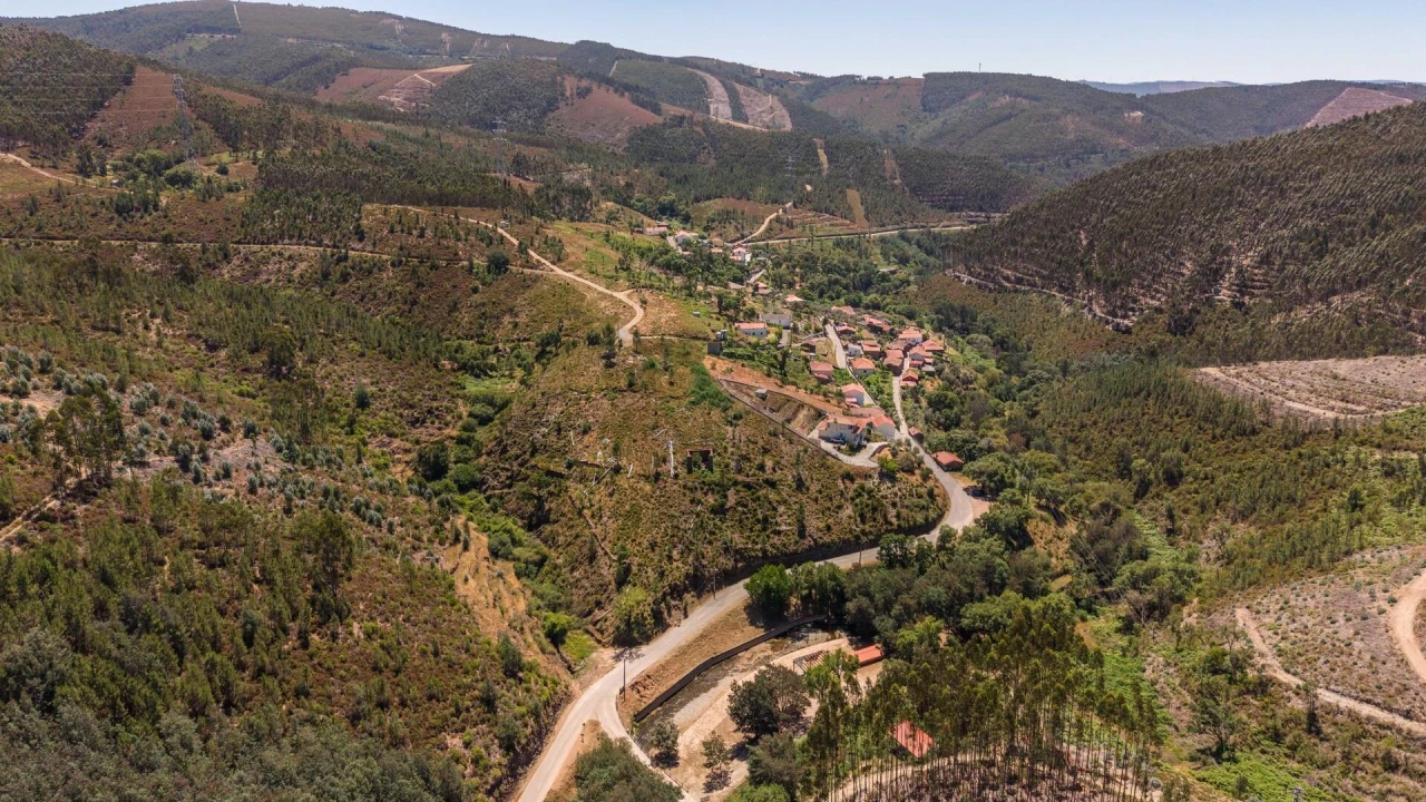 Moradia T3 para Venda em Alvares Foto 12