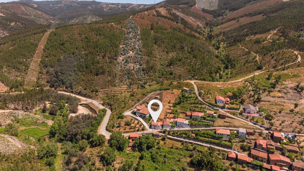 Moradia T3 para Venda em Alvares Foto 8
