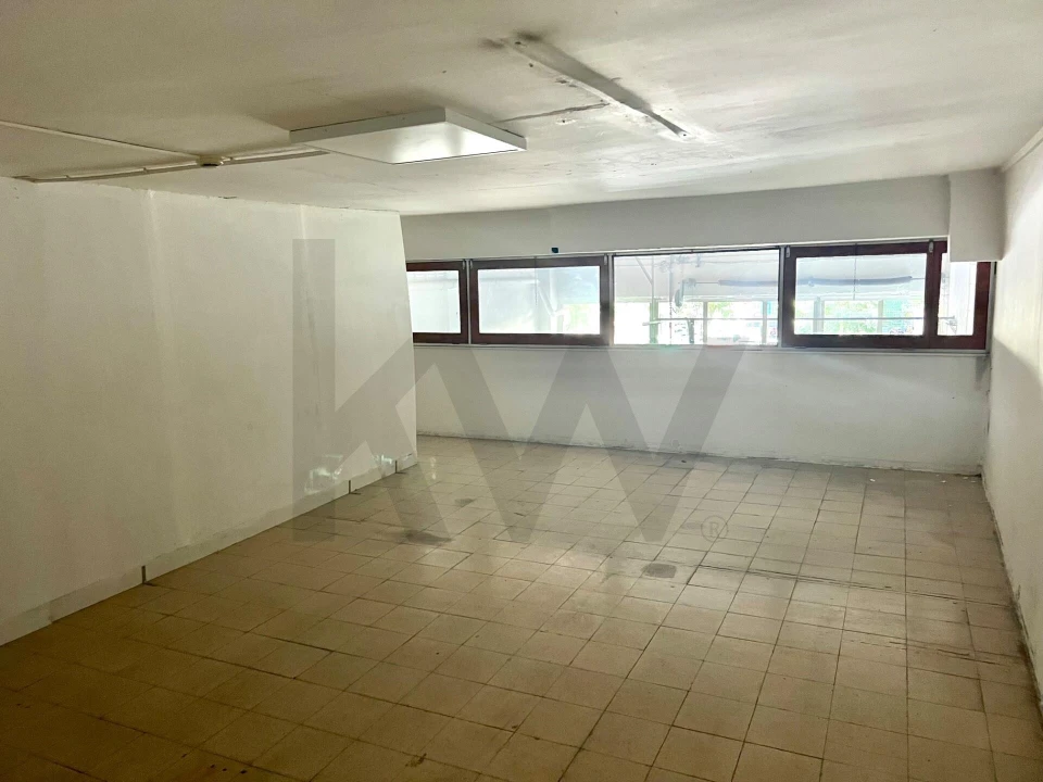 Loja para Arrendamento em Arroios Foto 11