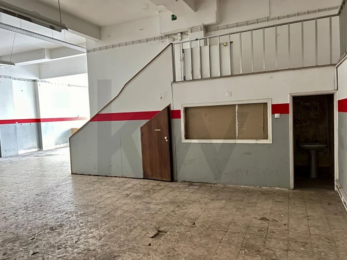 Loja para Arrendamento em Arroios Foto 12