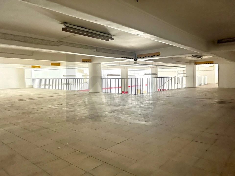 Loja para Arrendamento em Arroios Foto 9