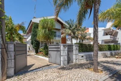 Moradia T4 para Venda em Oeiras e São Julião da Barra, Paço de Arcos e Caxias