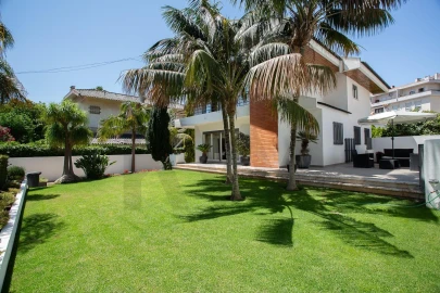 Moradia T4 para Venda em Oeiras e São Julião da Barra, Paço de Arcos e Caxias