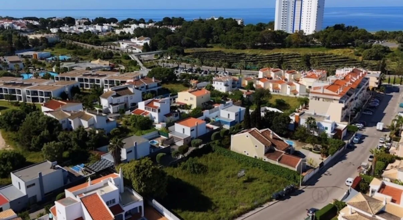 Terreno para Venda em Alvor Foto 2