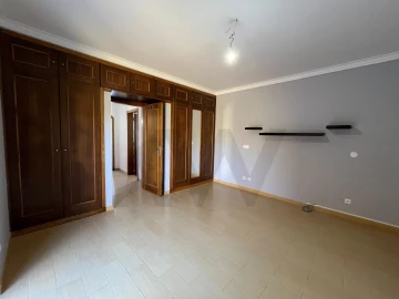 Moradia T4 para Venda em Turcifal