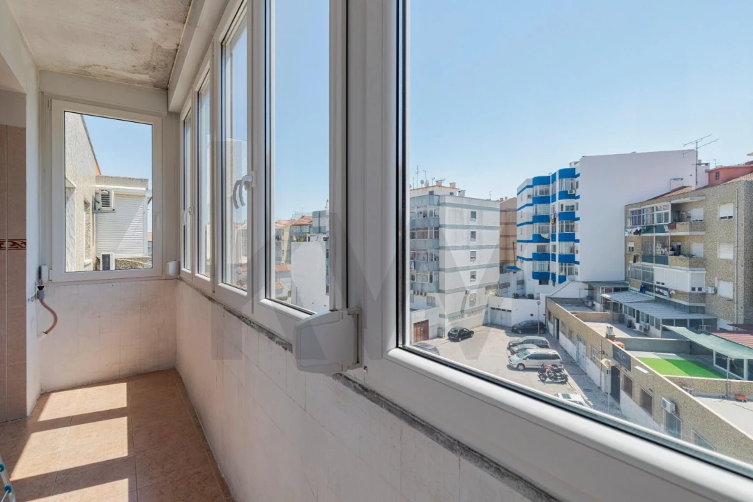Apartamento T2 para Venda em Laranjeiro e Feijó Foto 23