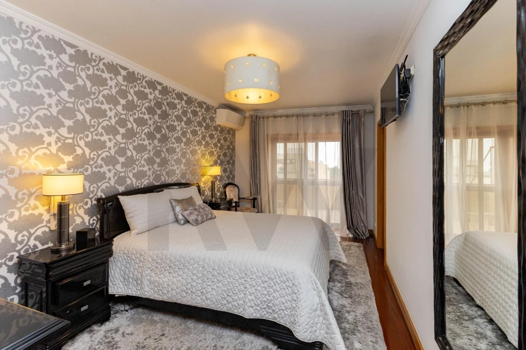 Apartamento T4 para Venda em Mafamude e Vilar do Paraíso Foto 32
