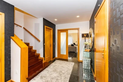 Apartamento T4 para Venda em Mafamude e Vilar do Paraíso