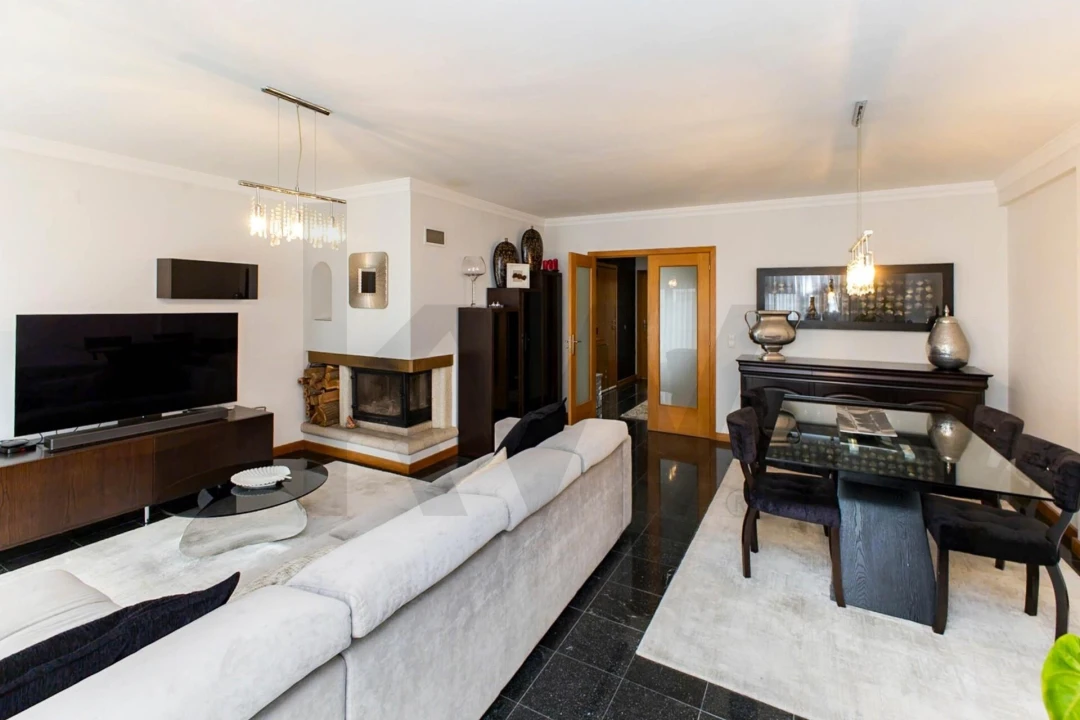 Apartamento T4 para Venda em Mafamude e Vilar do Paraíso Foto 9