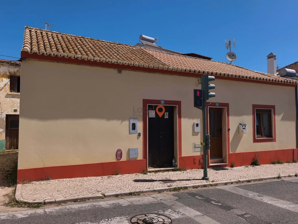 Moradia T2 para Venda em Lagos (São Sebastião e Santa Maria) Foto 1