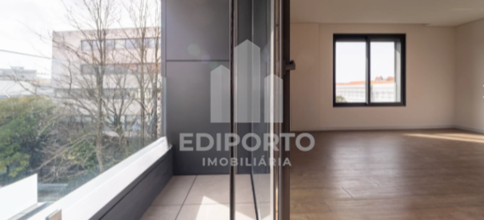 Apartamento T4 para Venda em Cedofeita, Santo Ildefonso, Sé, Miragaia, São Nicolau e Vitória Foto 2