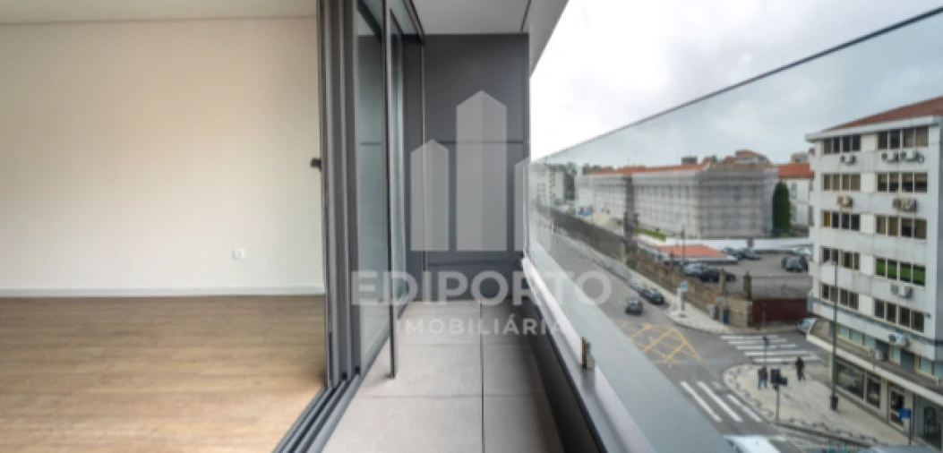 Apartamento T3 para Venda em Cedofeita, Santo Ildefonso, Sé, Miragaia, São Nicolau e Vitória Foto 24