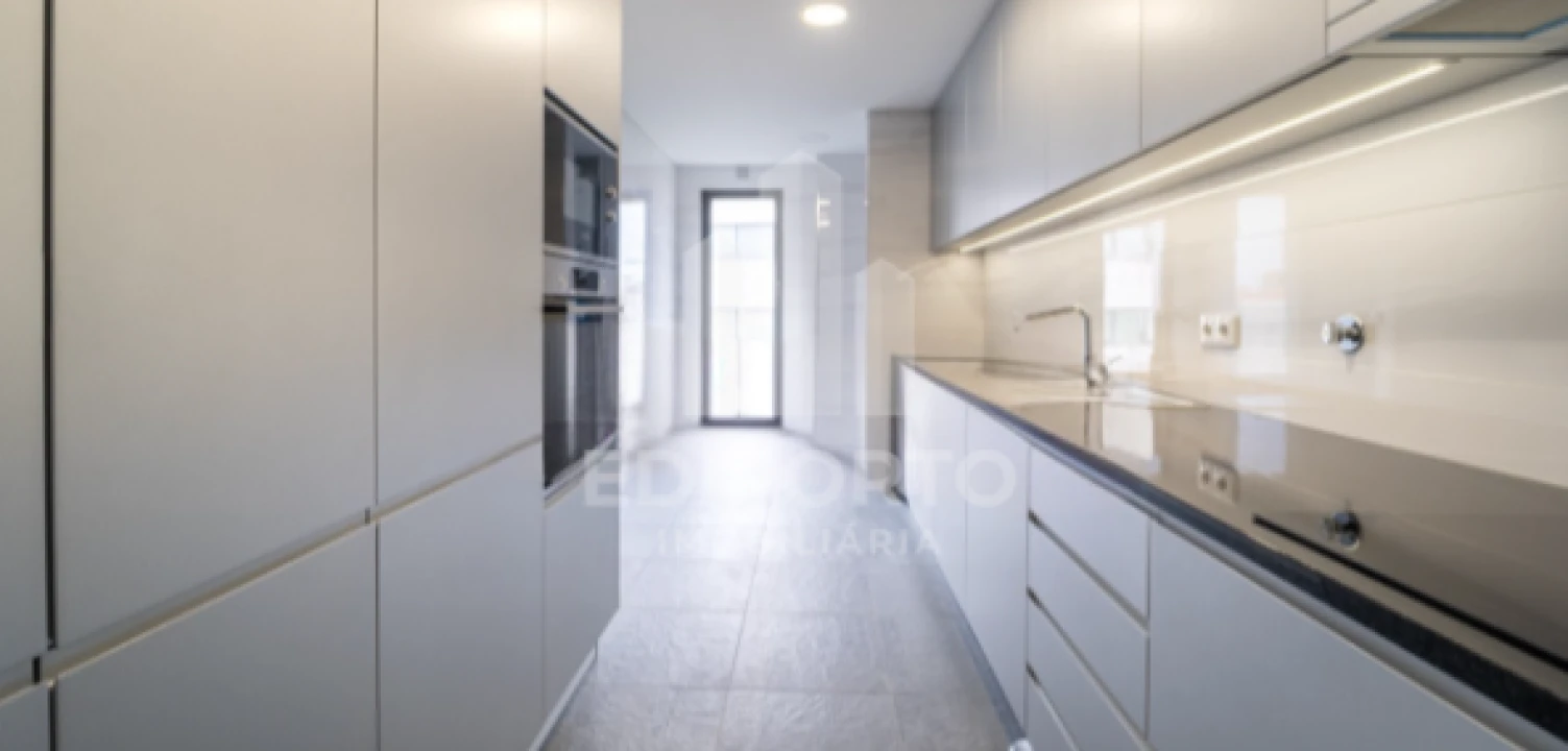 Apartamento T3 para Venda em Cedofeita, Santo Ildefonso, Sé, Miragaia, São Nicolau e Vitória Foto 18