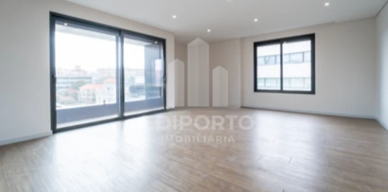 Apartamento T3 para Venda em Cedofeita, Santo Ildefonso, Sé, Miragaia, São Nicolau e Vitória