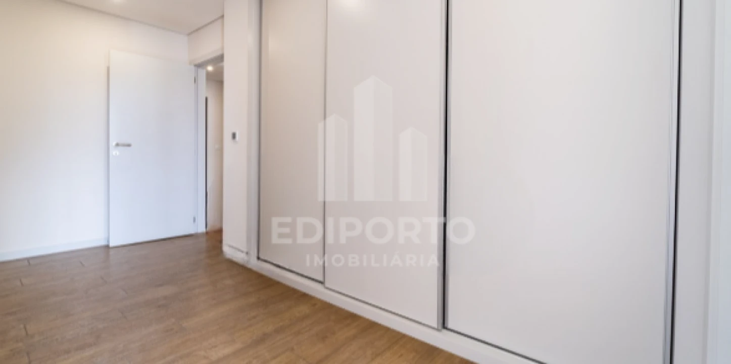 Apartamento T3 para Venda em Cedofeita, Santo Ildefonso, Sé, Miragaia, São Nicolau e Vitória Foto 14