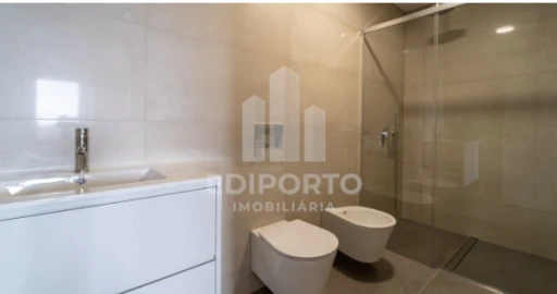 Apartamento T3 para Venda em Cedofeita, Santo Ildefonso, Sé, Miragaia, São Nicolau e Vitória