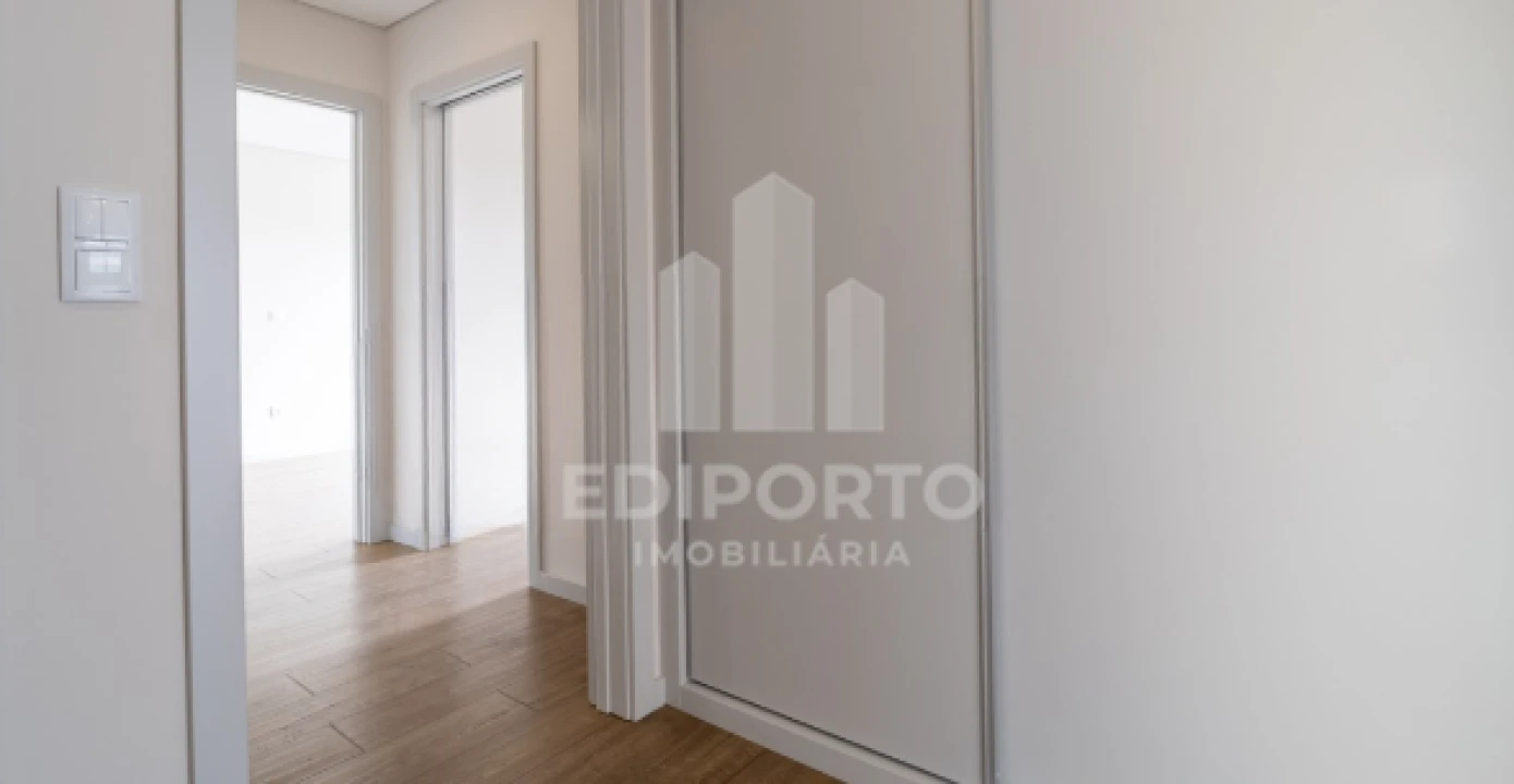 Apartamento T3 para Venda em Cedofeita, Santo Ildefonso, Sé, Miragaia, São Nicolau e Vitória Foto 23