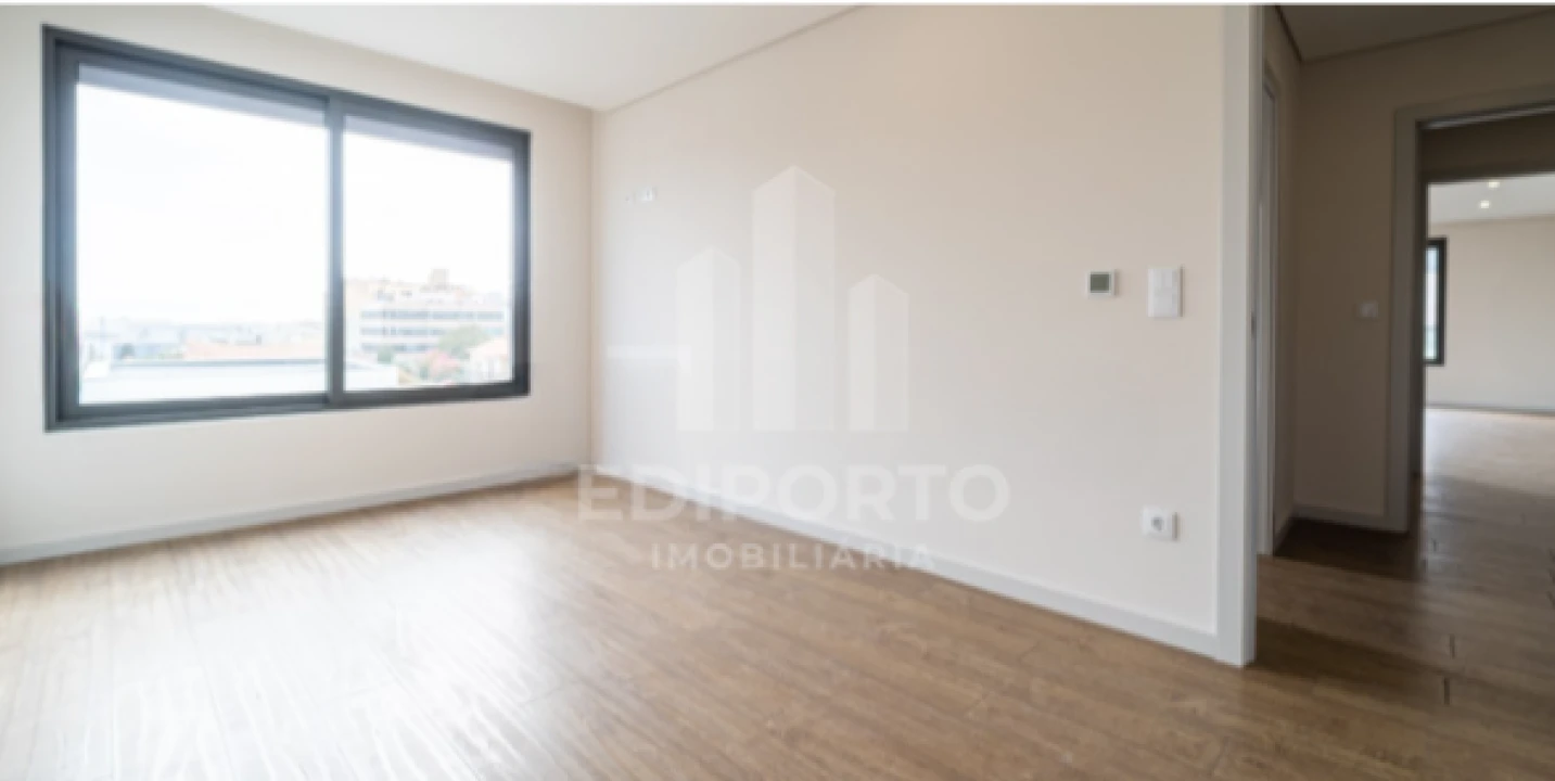 Apartamento T3 para Venda em Cedofeita, Santo Ildefonso, Sé, Miragaia, São Nicolau e Vitória Foto 7