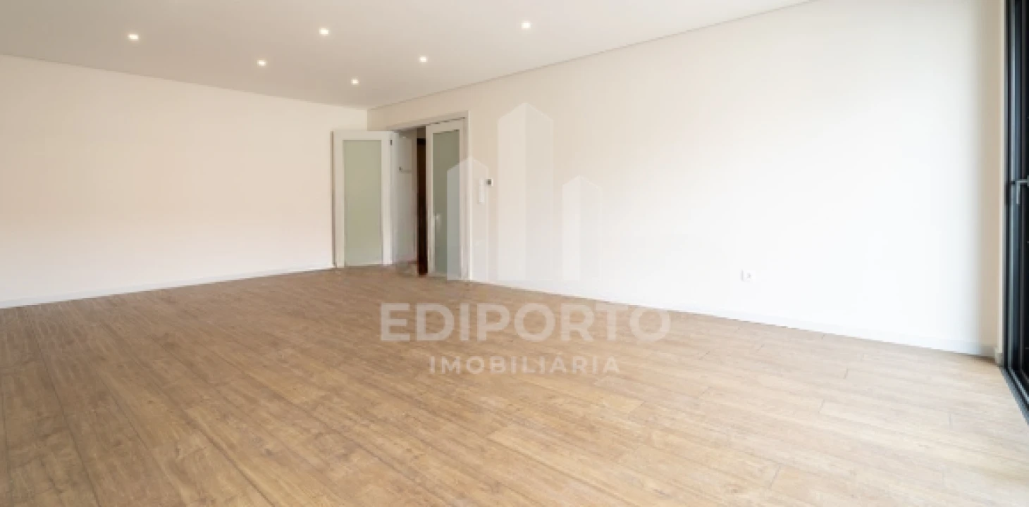 Apartamento T3 para Venda em Cedofeita, Santo Ildefonso, Sé, Miragaia, São Nicolau e Vitória Foto 10
