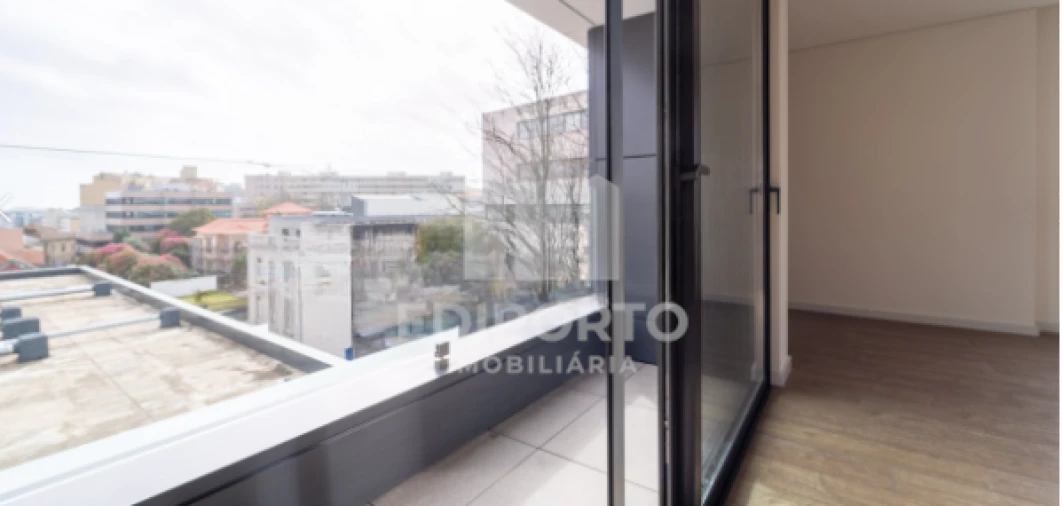 Apartamento T3 para Venda em Cedofeita, Santo Ildefonso, Sé, Miragaia, São Nicolau e Vitória Foto 7