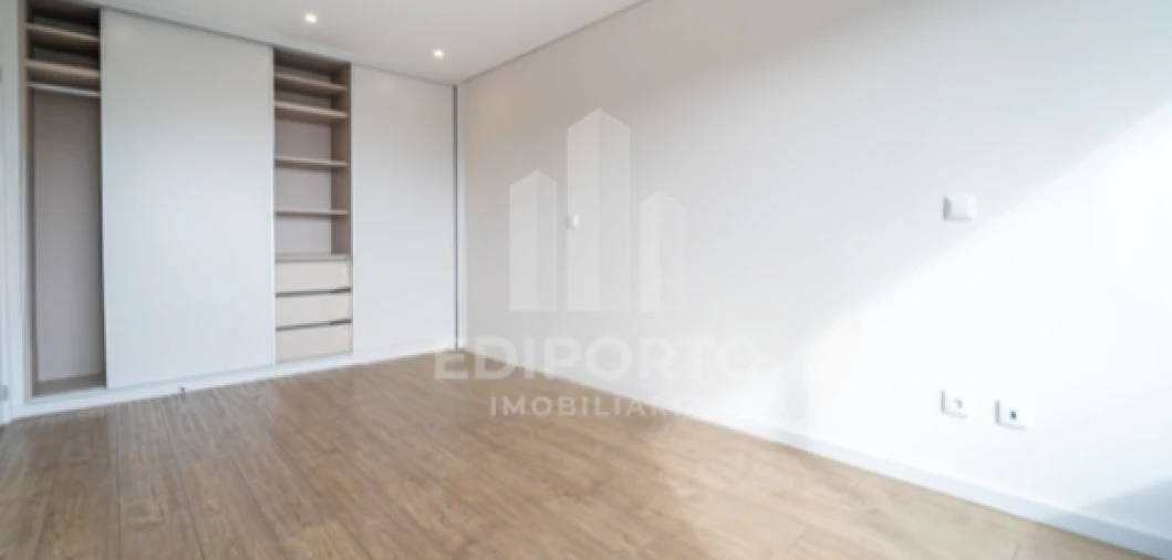 Apartamento T3 para Venda em Cedofeita, Santo Ildefonso, Sé, Miragaia, São Nicolau e Vitória Foto 14