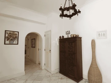 Moradia T4 para Venda em Santa Barbara de Nexe