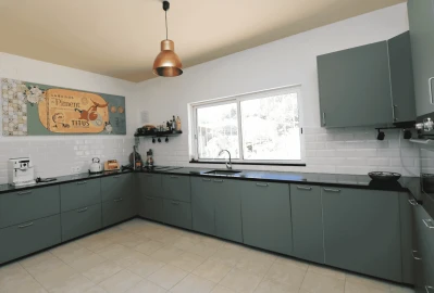 Moradia T4 para Venda em Santa Barbara de Nexe