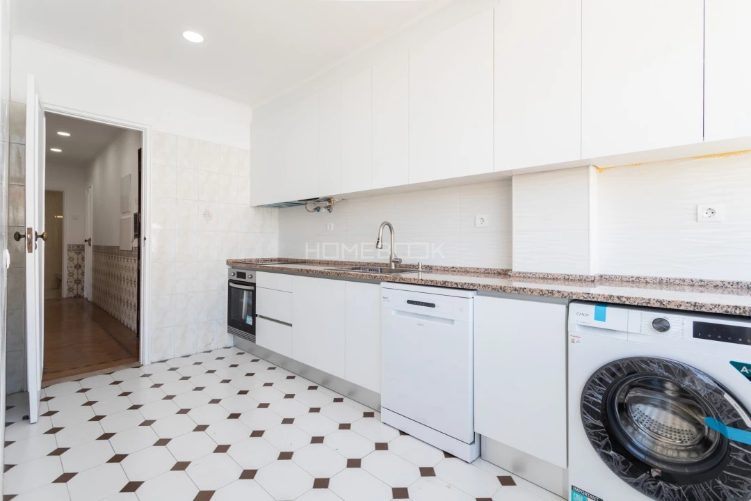 Apartamento T2 para Venda em Águas Livres Foto 2