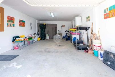 Moradia T5 para Venda em Albufeira e Olhos de Água