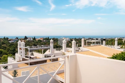 Moradia T5 para Venda em Albufeira e Olhos de Água