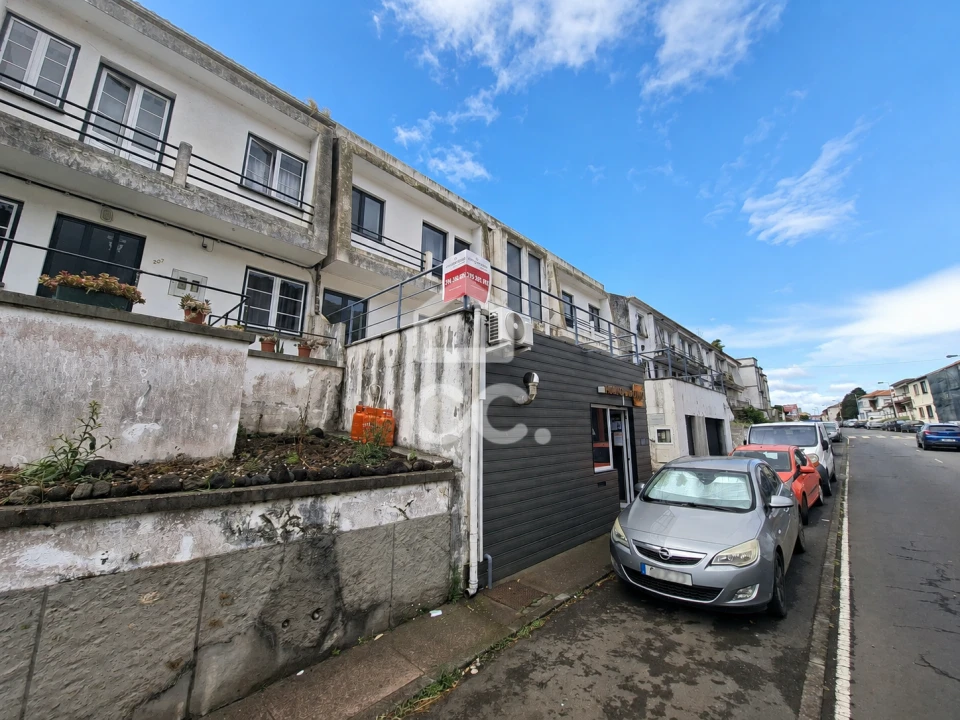 Apartamento T2 para Venda em Praia da Vitoria (Santa Cruz) Foto 10