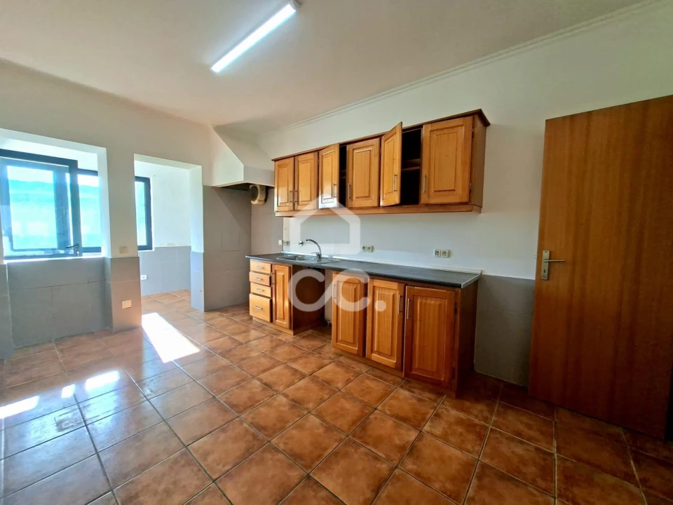 Apartamento T2 para Venda em Praia da Vitoria (Santa Cruz) Foto 2